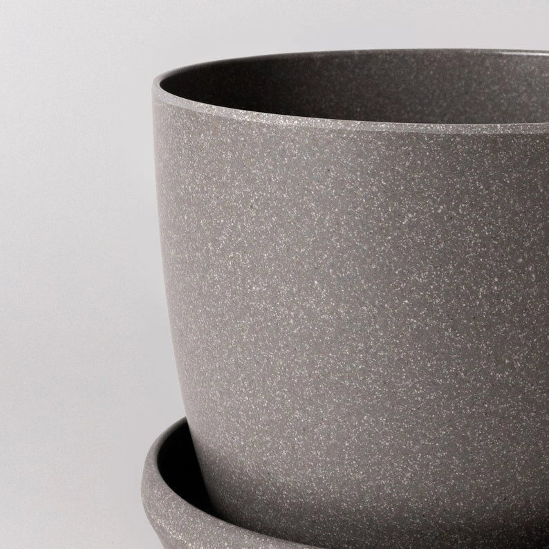 Kanso Upcycled Pot w/ Saucer