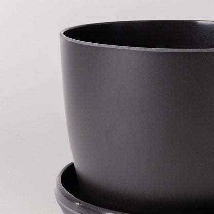 Kanso Upcycled Pot w/ Saucer