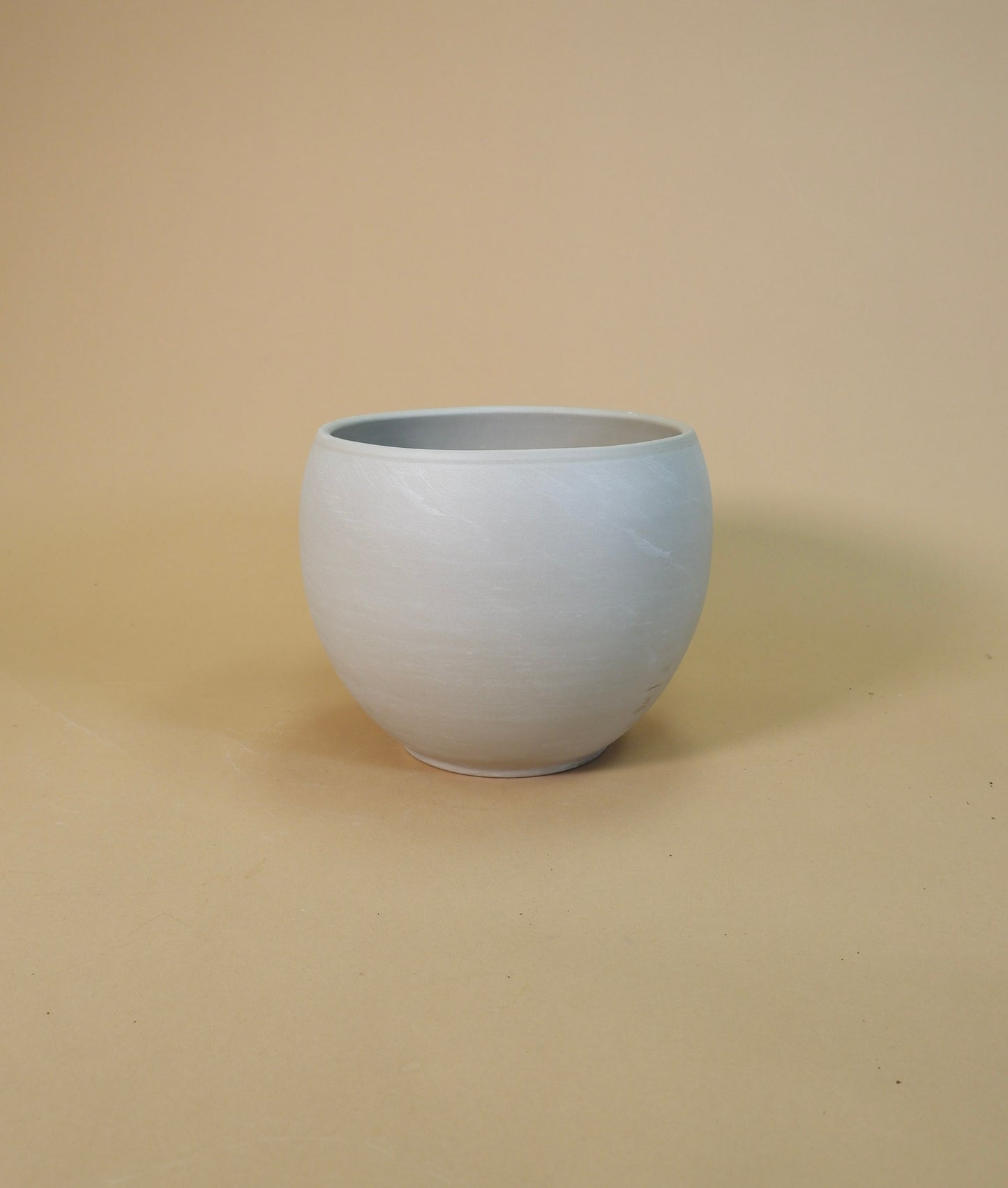 Luna Sphere Pot