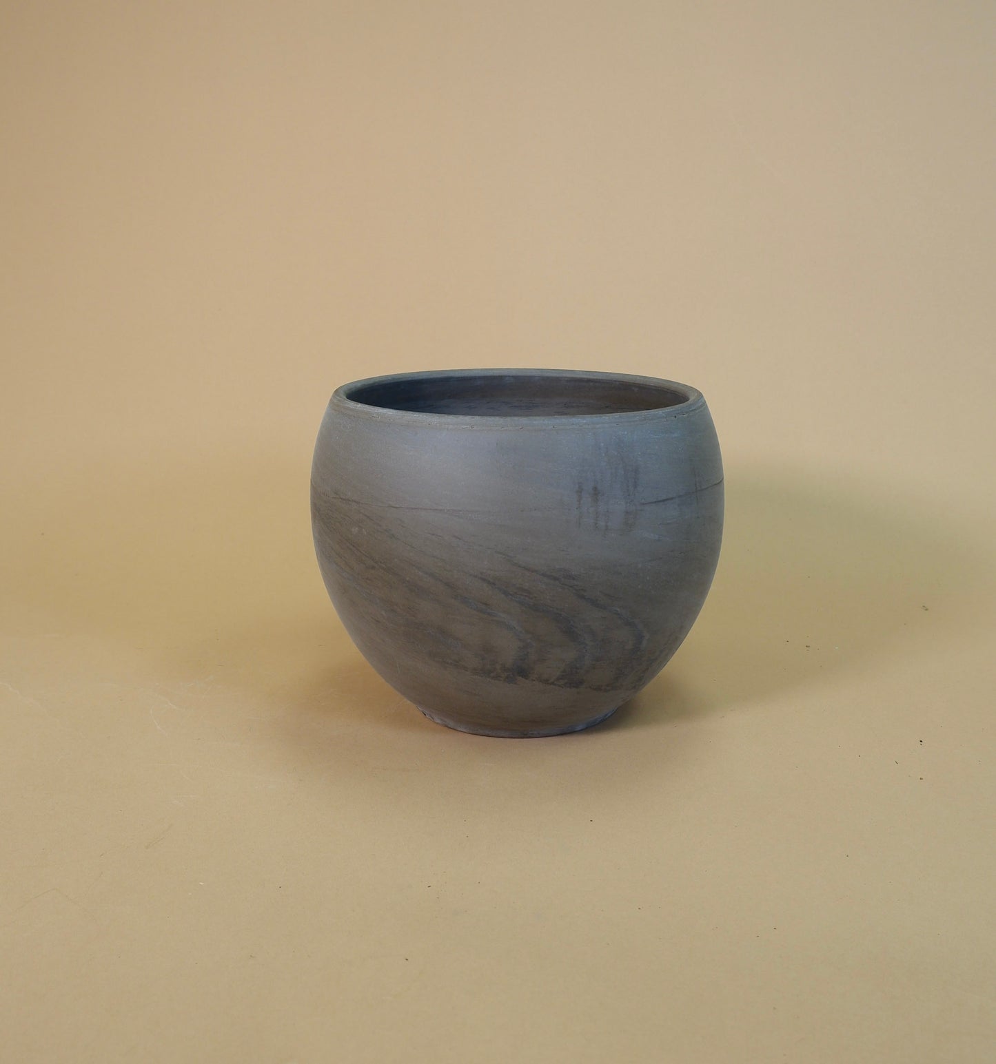 Luna Sphere Pot