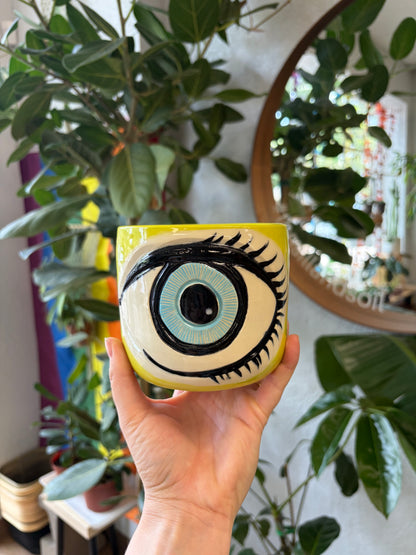 Eye Pot